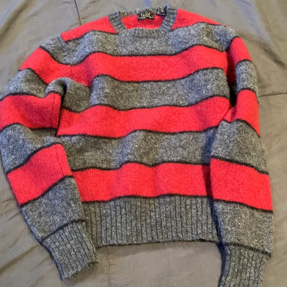 Finalist Sweater stripes size large